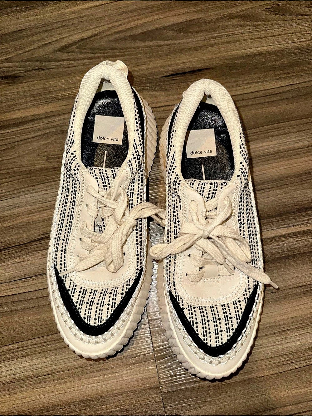 Dolce Vita Daran Platform Sneakers in Cream & Black